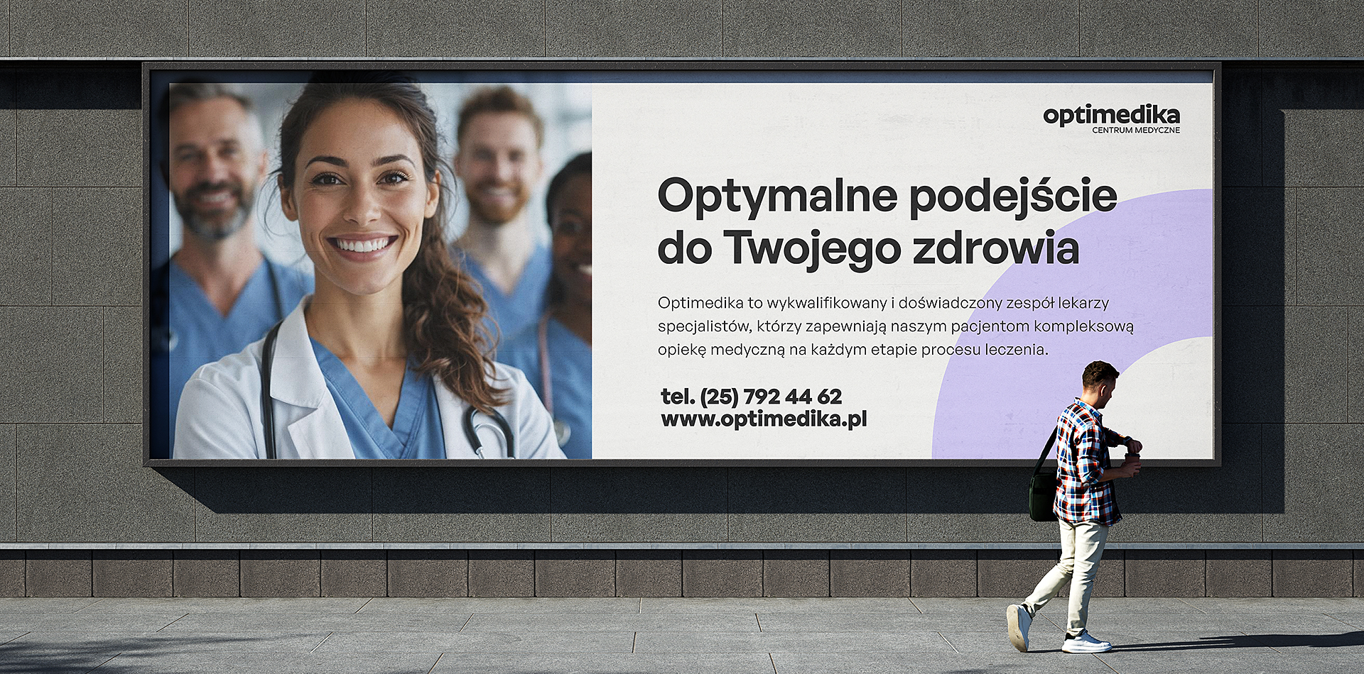 Zdjęcie billboardu reklamującego centrum medyczne Optimedika