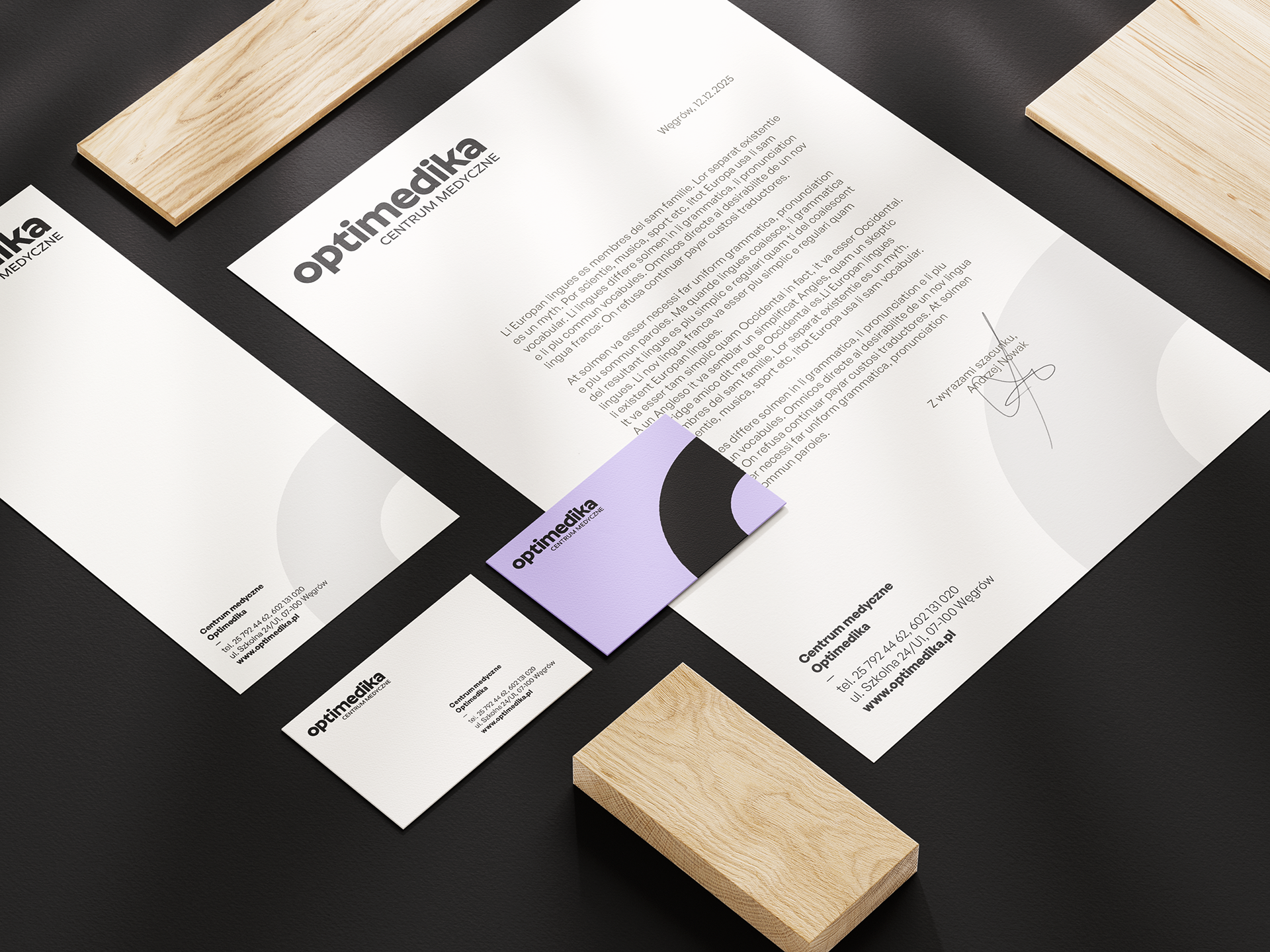 Zdjęcie materiałów biurowych centrum medycznego Optimedika